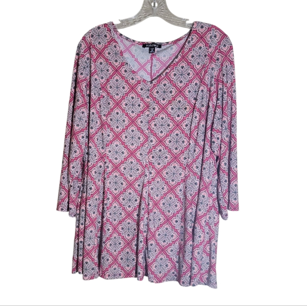 Roz & Ali women's plus size 1X floral geometric v neck flare hem top 3/4 sleeve